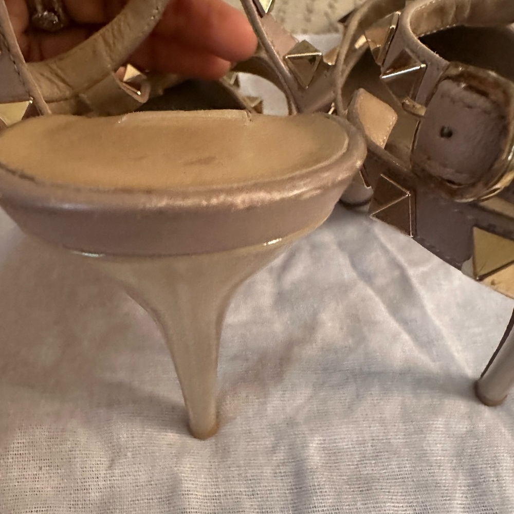 Valentino Beige Rockstud Heels - Picture 3 of 11
